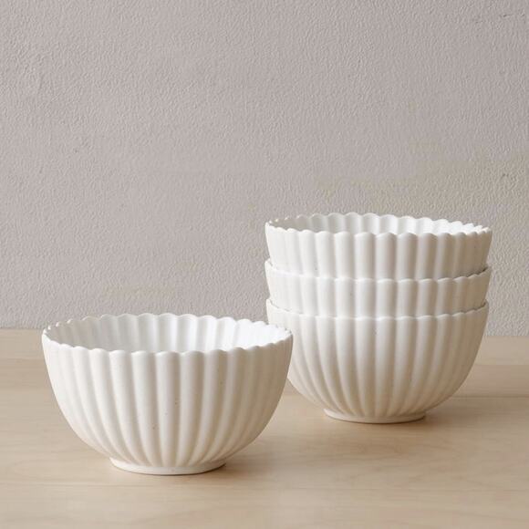 WENSHUO Other - WENSHUO Daisy Bowls Set of 4 Nacre White Ceramic 5.5” Speckled Floral Ice Cream